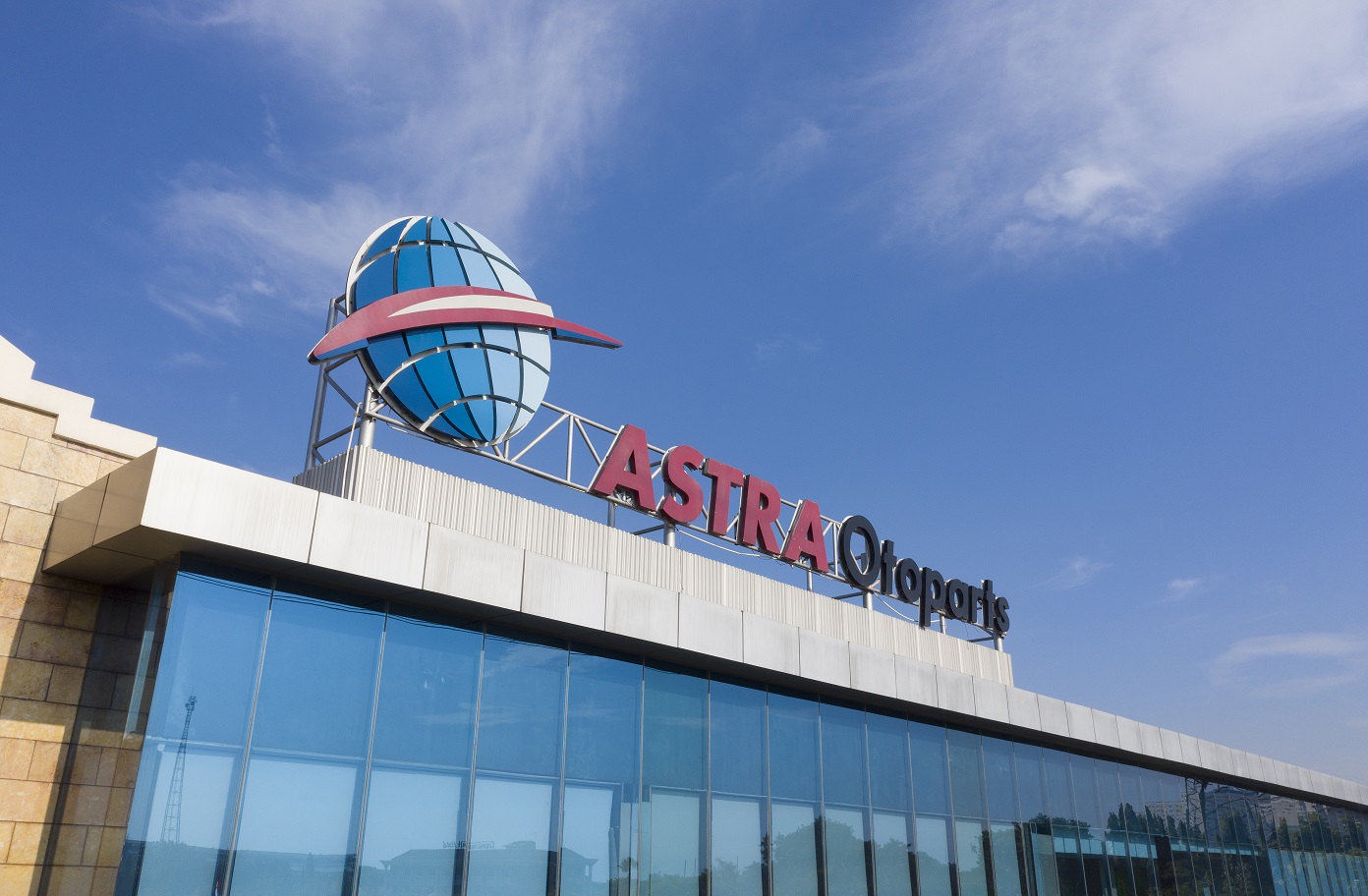 Astra Otoparts Logo